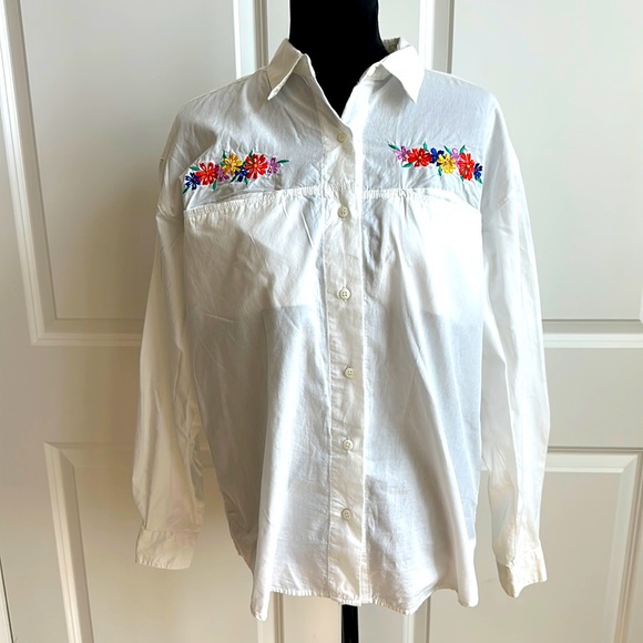 Bugle Boy Classic White Collar Button Down Top with Floral Embroidery - Picture 1 of 8